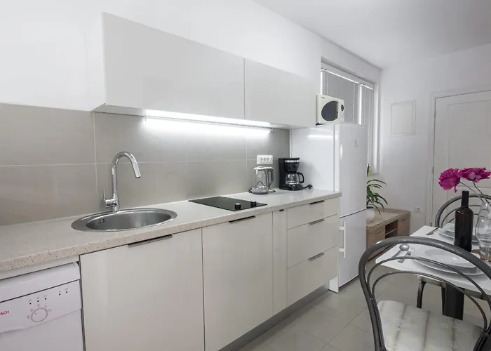 House Skrabic Апартаменты Макарска